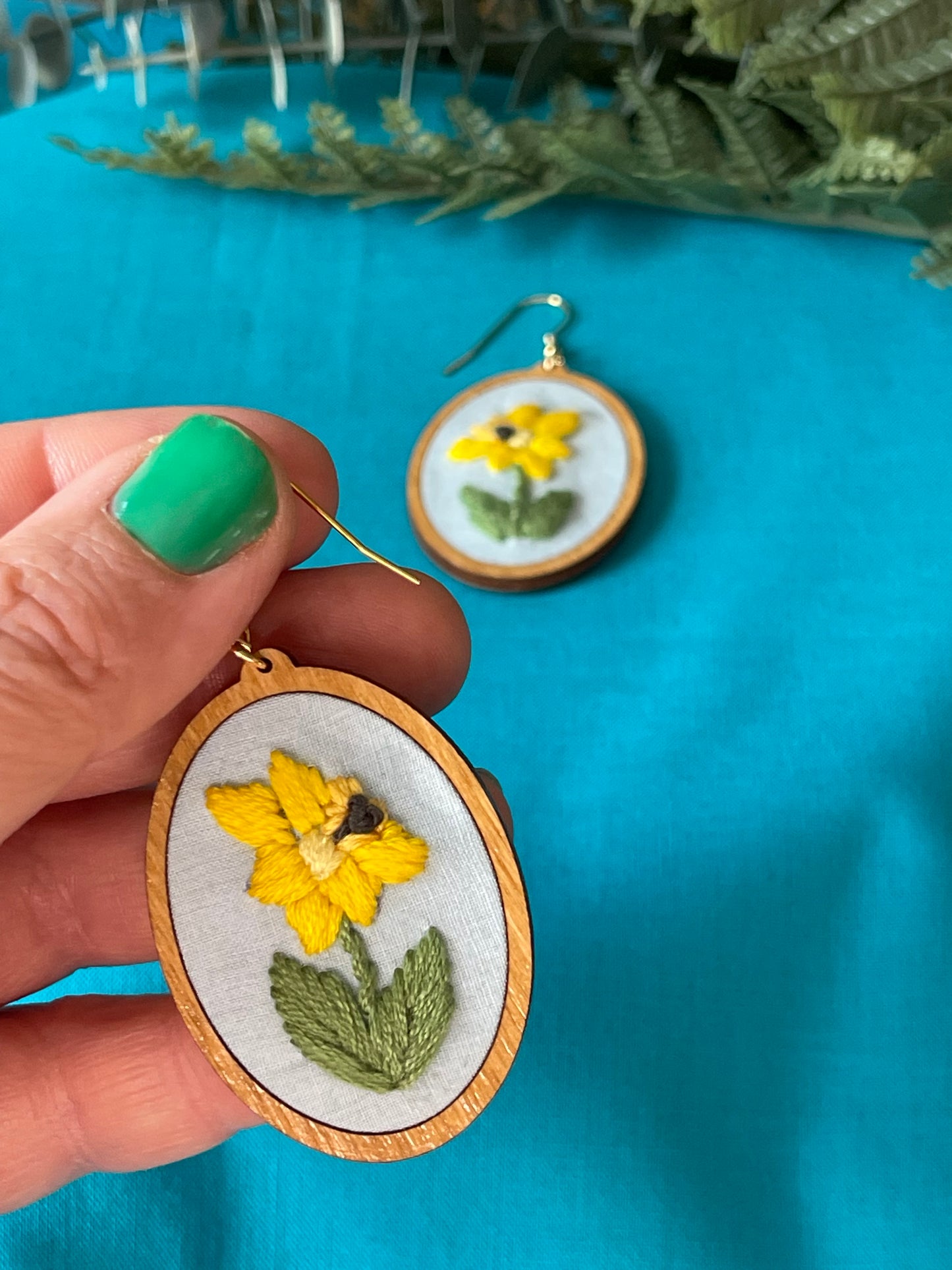 The Daphne | Daffodil Dangle Earrings (March)