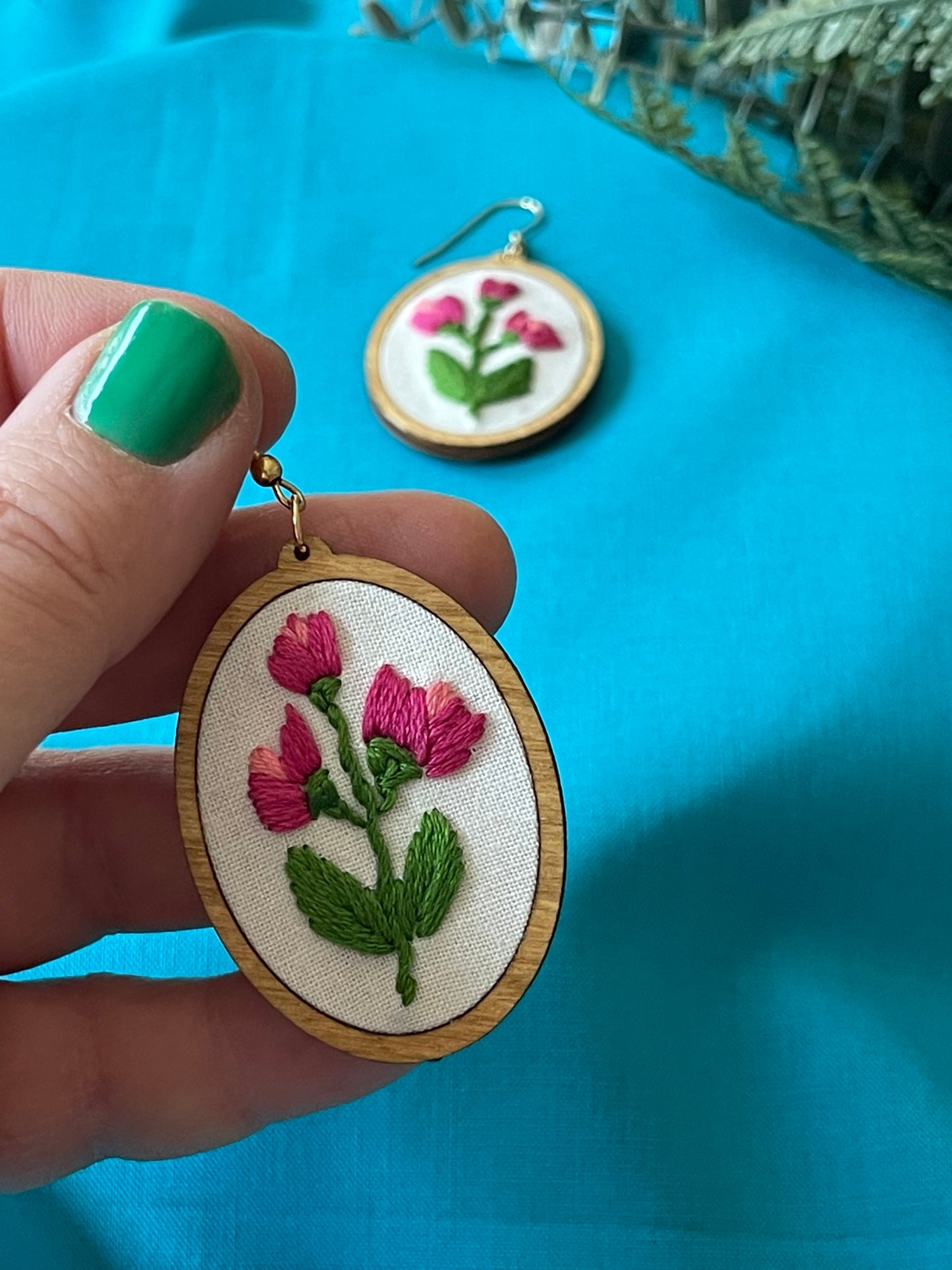 The Lillie | Sweet Pea Dangle Earrings (April)