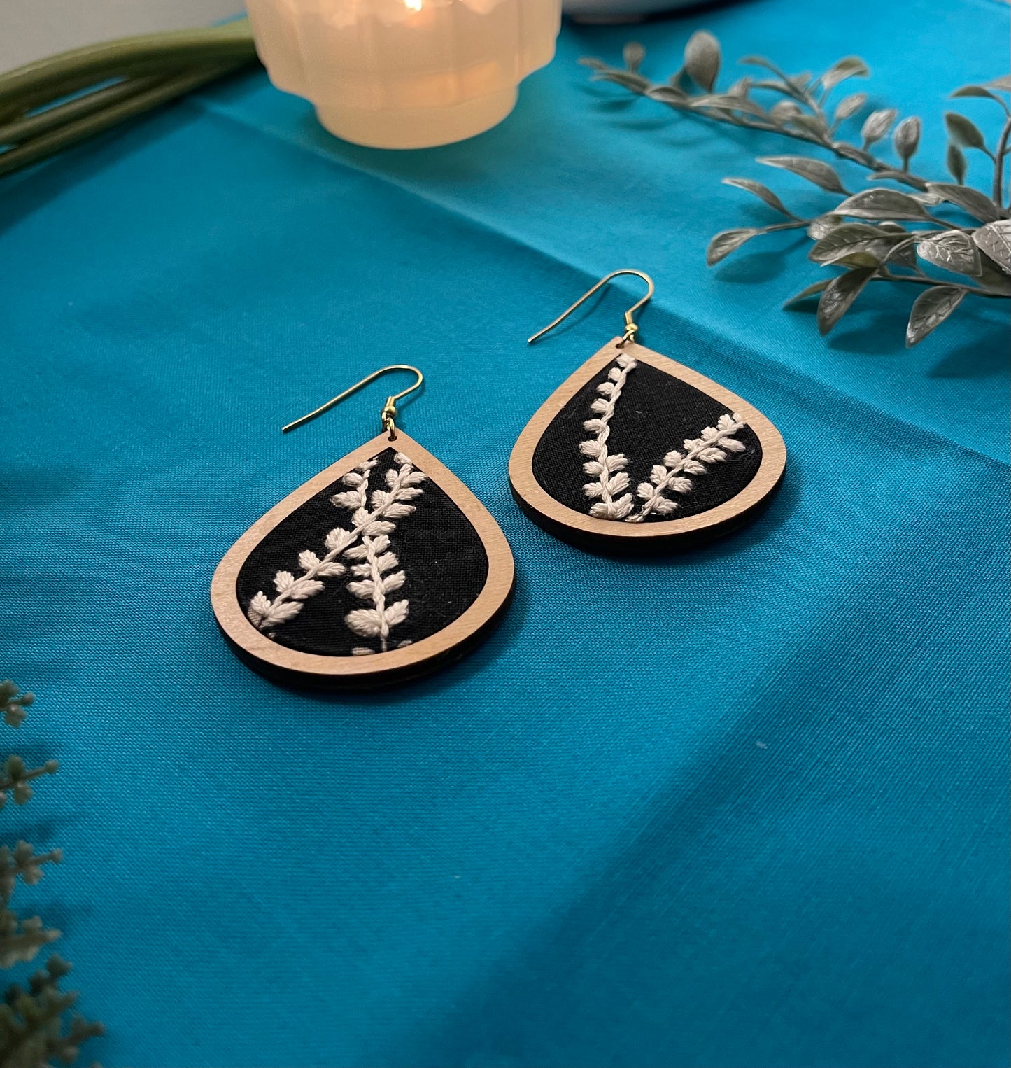 The Torri | Black & Tan Fern Leaf Dangles