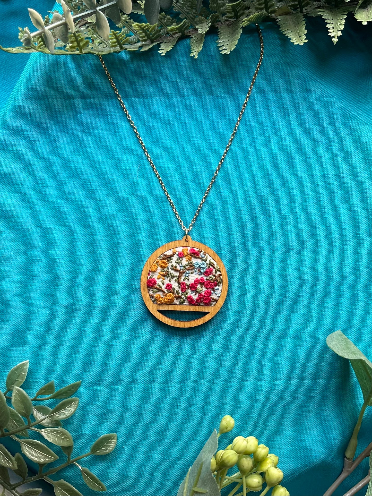 The Heidi | Petite Flower Necklace