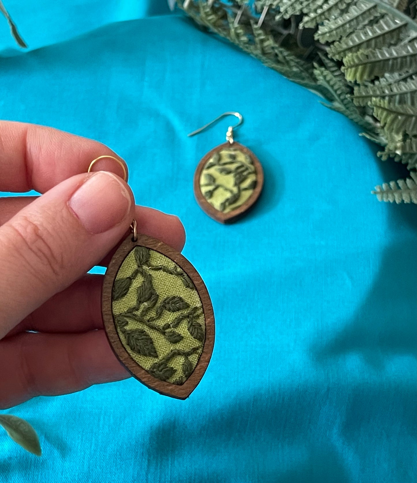 The Leisa | Green Leaf Vine Dangle Earrings