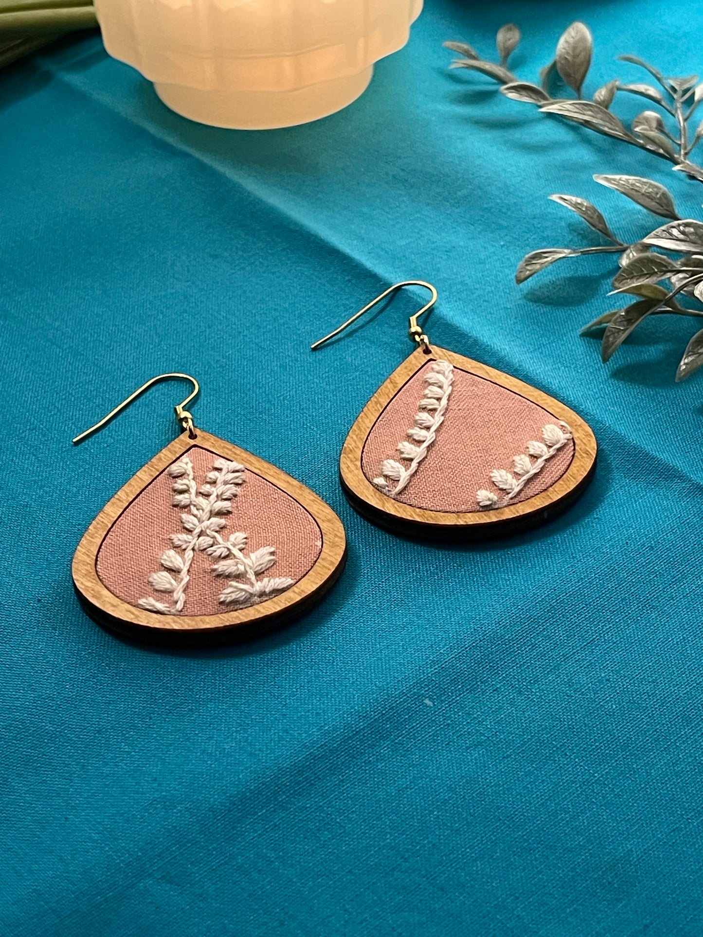 The Nicole | Mauve & White Fern Leaf Dangles