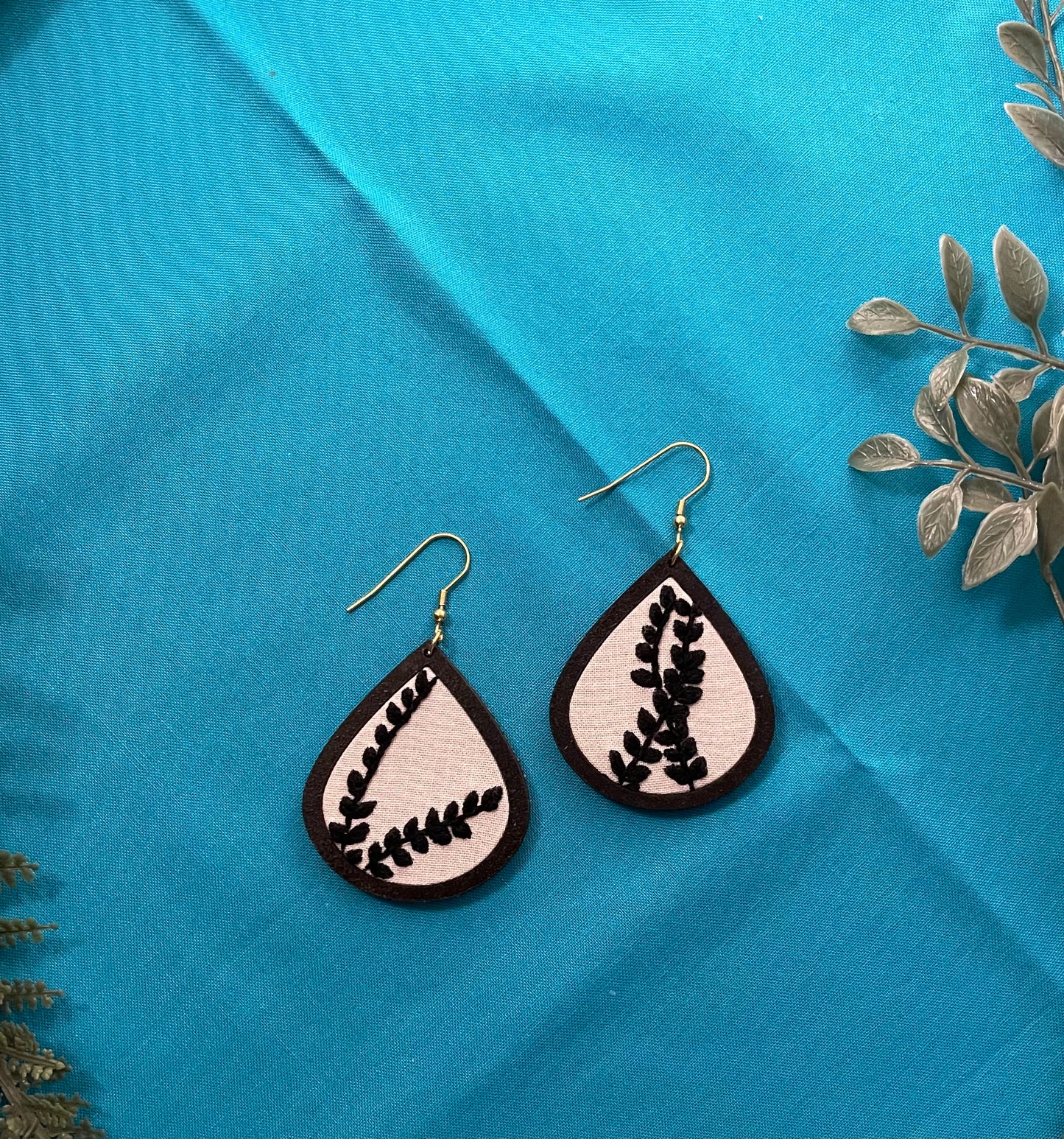 The Stephanie | Black & White Fern Leaf Dangles